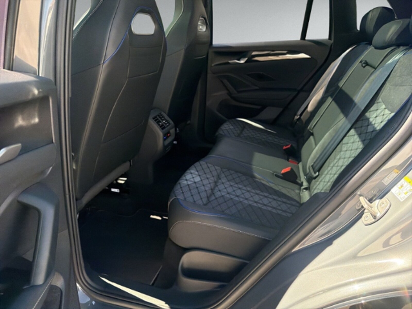 Volkswagen Tiguan – Bild 10