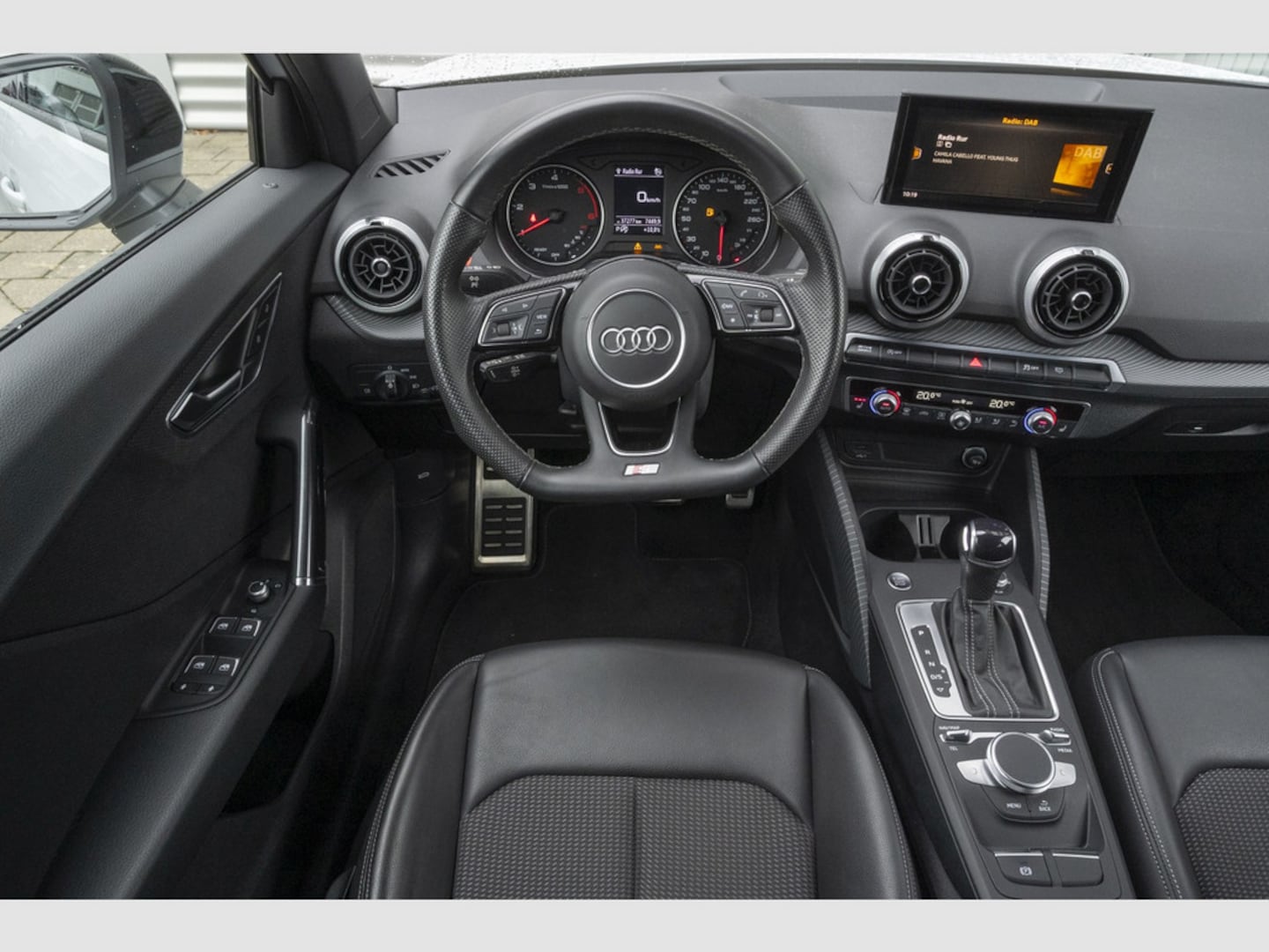 Bild über Audi Q2 S line 30 TDI S tronic - für weitere Informationen kontaktieren Sie den Audi Partner