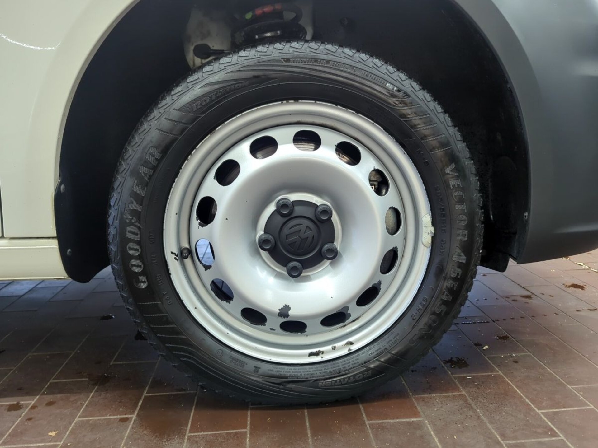 Volkswagen Caddy Maxi Kasten Basis-Modell