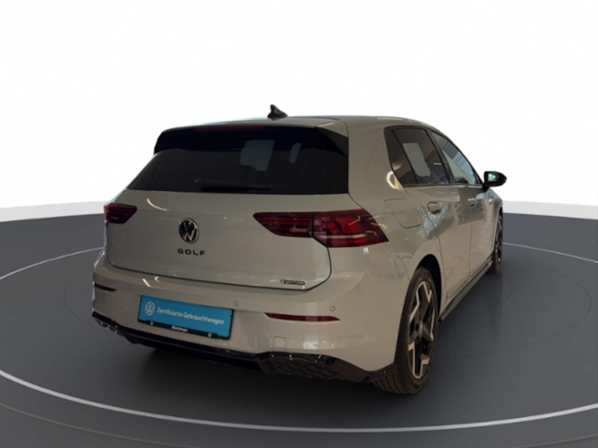 Volkswagen Golf R-Line