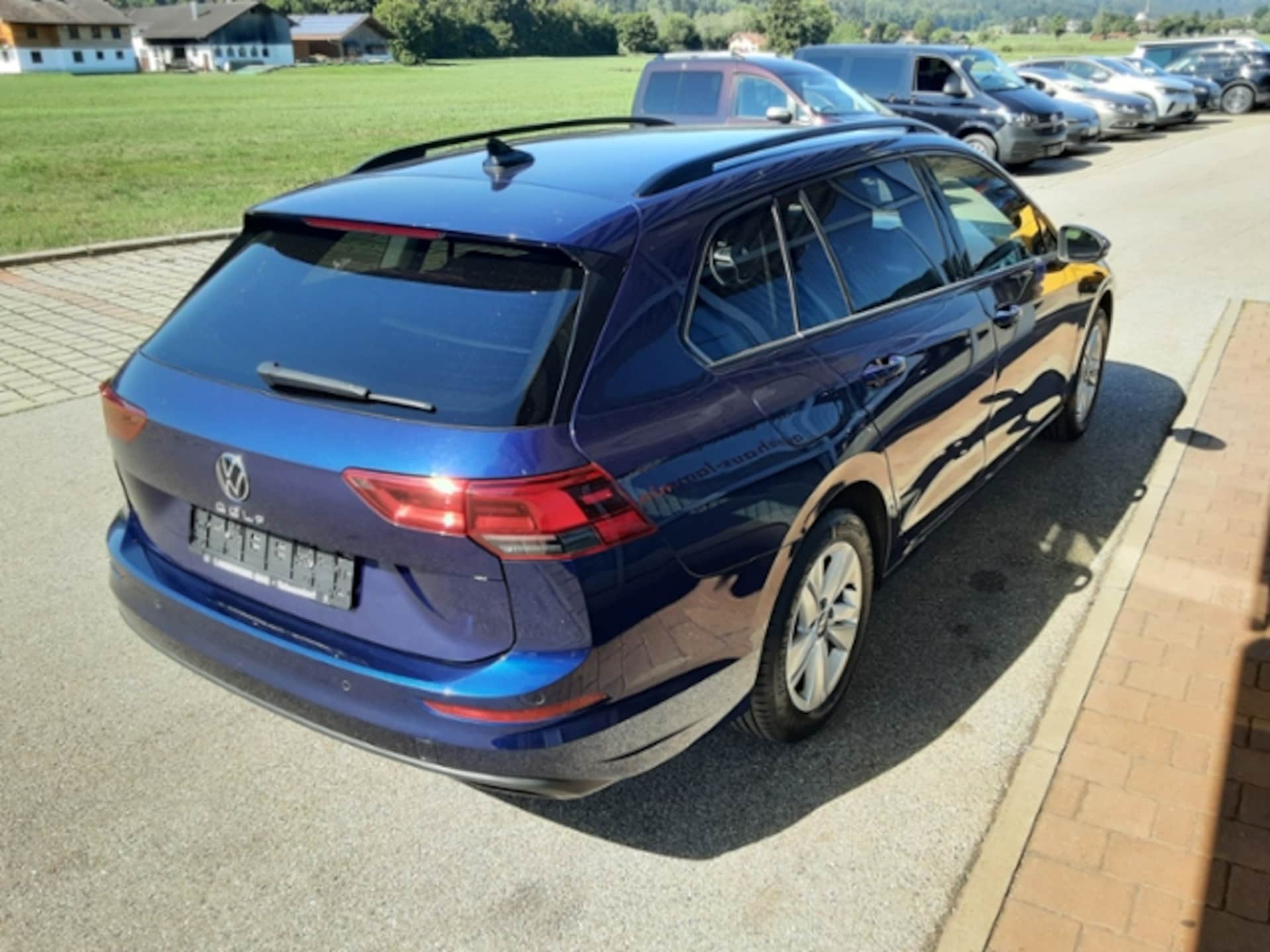 Volkswagen Golf Variant Life