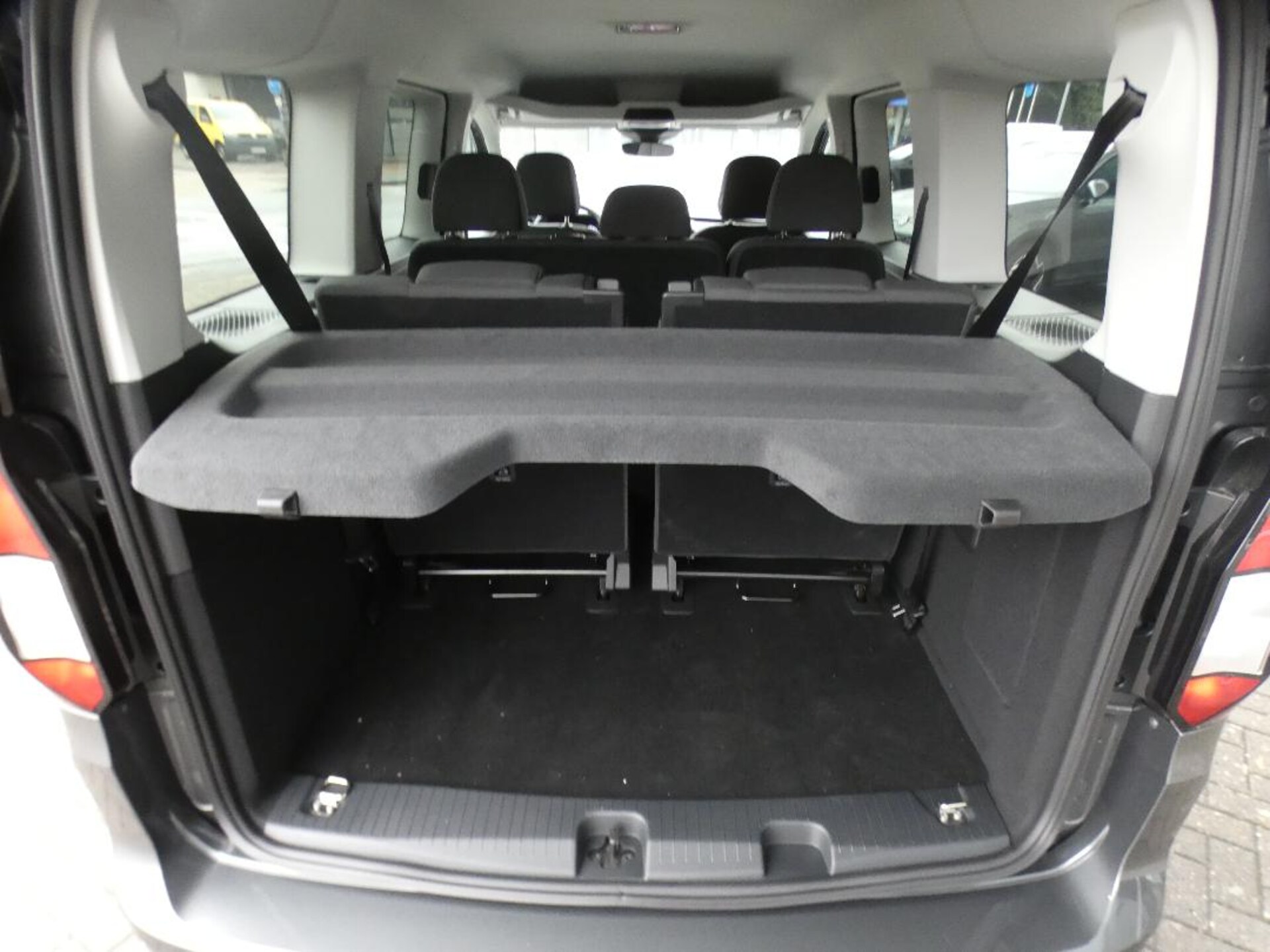 Volkswagen Caddy Maxi Basis-Modell