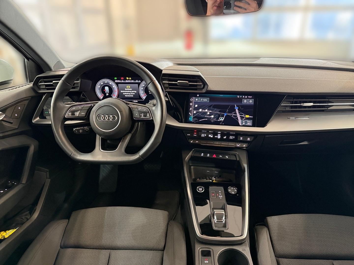 Bild über Audi A3 Sportback 30 TFSI S tronic - für weitere Informationen kontaktieren Sie den Audi Partner