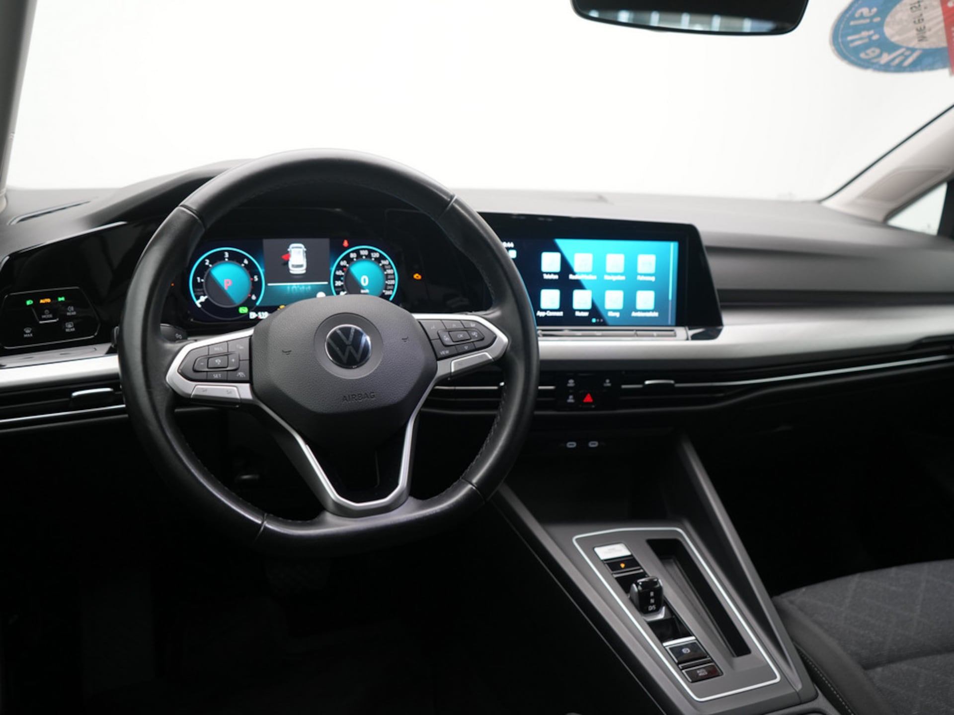 Volkswagen Golf Variant Life