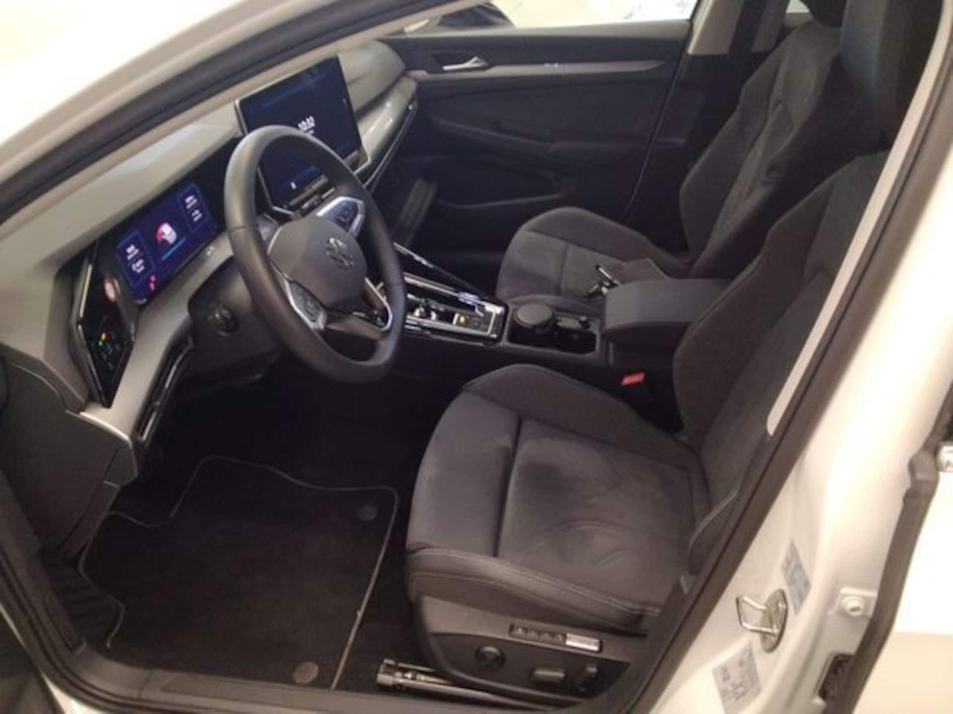 Volkswagen Golf Style