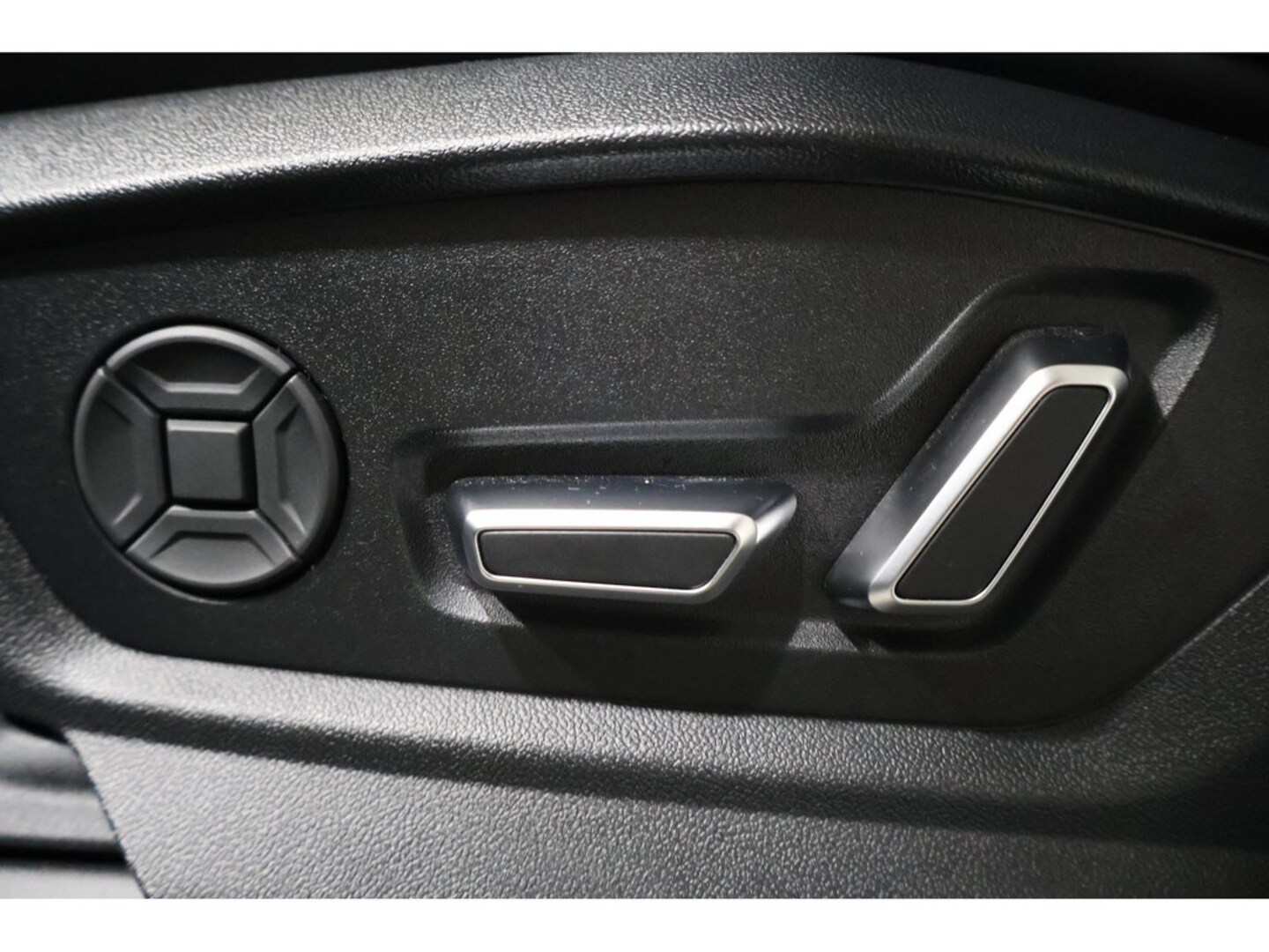 Bild über Audi Q8 SUV 50 TDI quattro tiptronic - für weitere Informationen kontaktieren Sie den Audi Partner