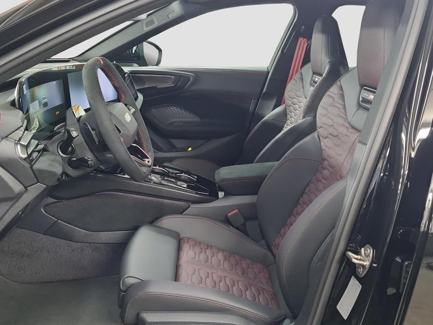 Bild über Audi RS 5 Limousine TFSI quattro 470 kW tiptronic - für weitere Informationen kontaktieren Sie den Audi Partner