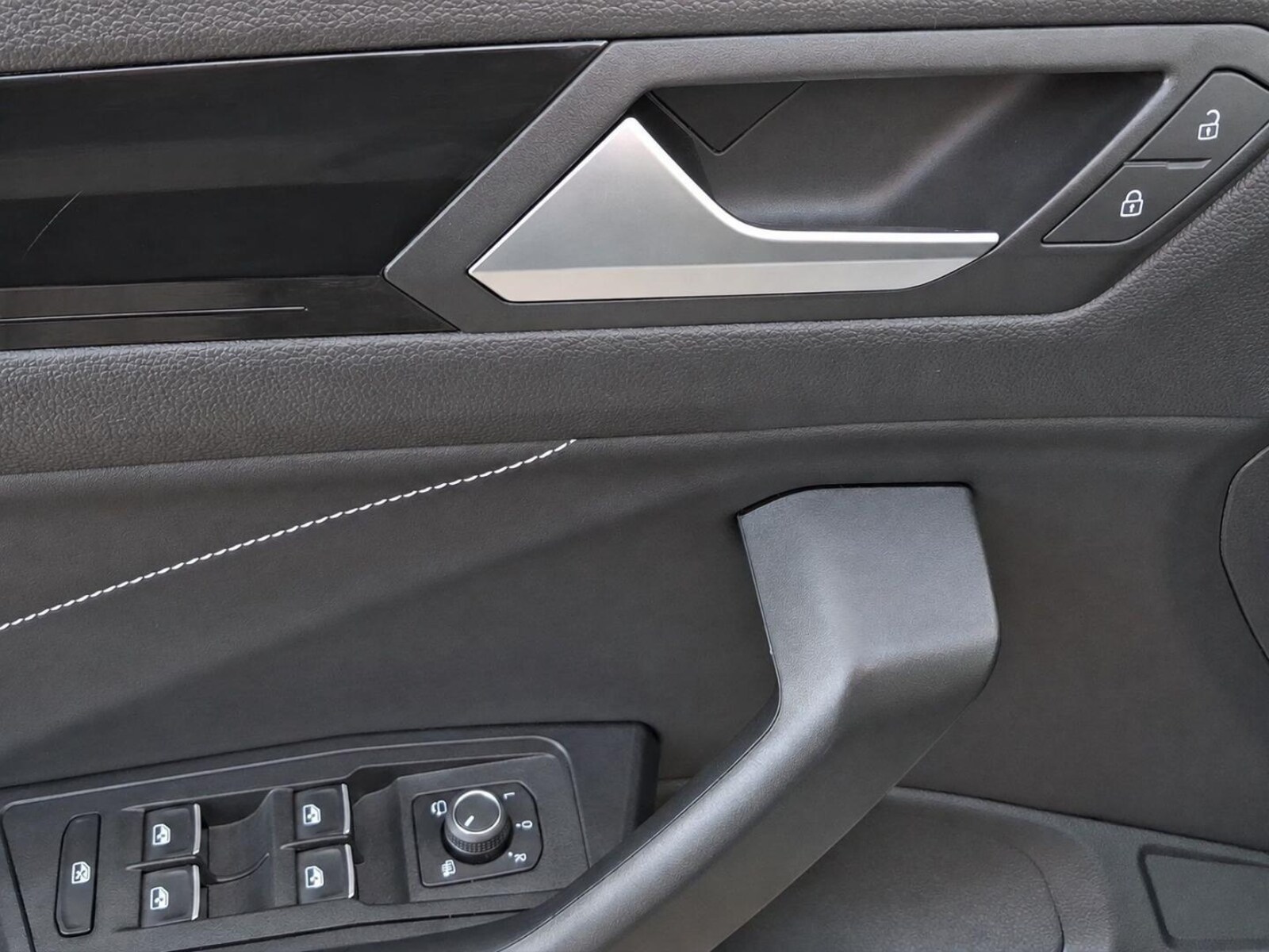 Volkswagen T-Roc – Bild 13