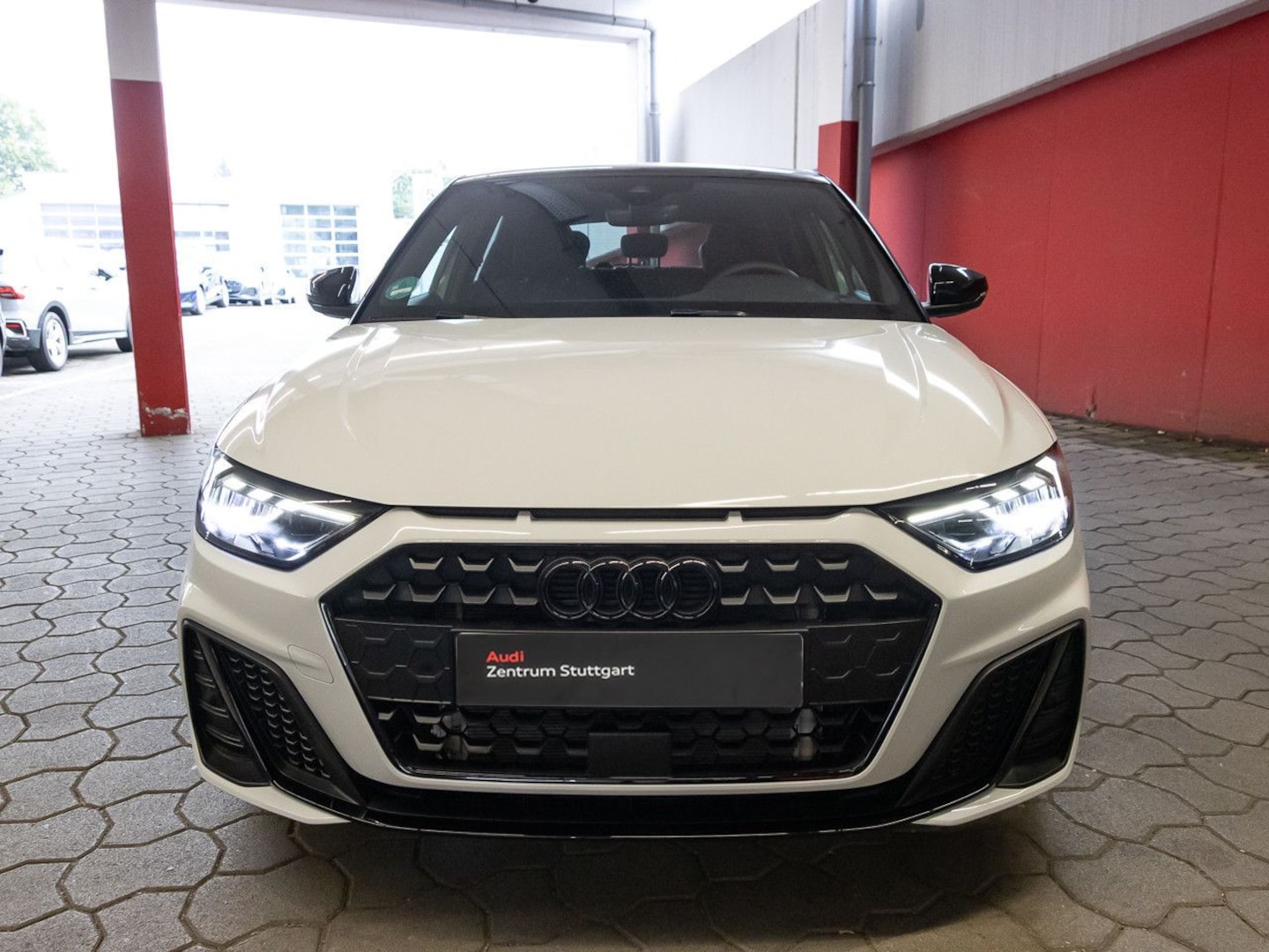 Bild über Audi A1 Sportback S line 35 TFSI S tronic - für weitere Informationen kontaktieren Sie den Audi Partner