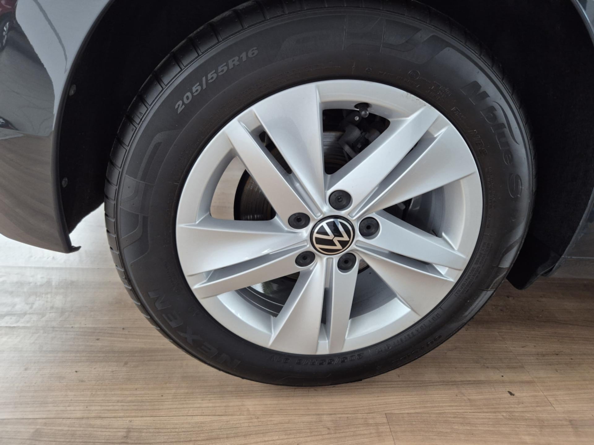 Volkswagen Golf Life