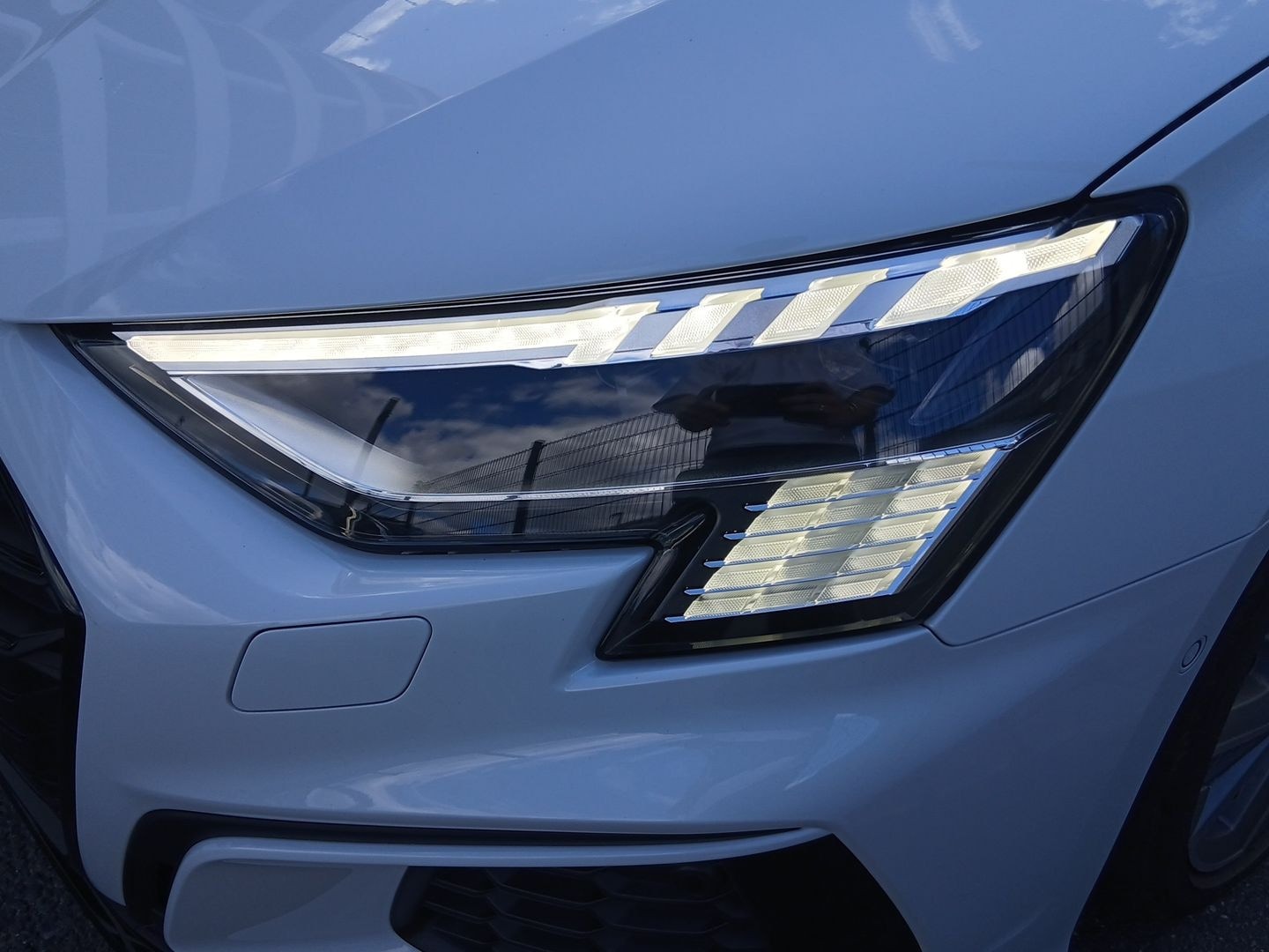 Bild über Audi S3 Sportback TFSI quattro S tronic - für weitere Informationen kontaktieren Sie den Audi Partner