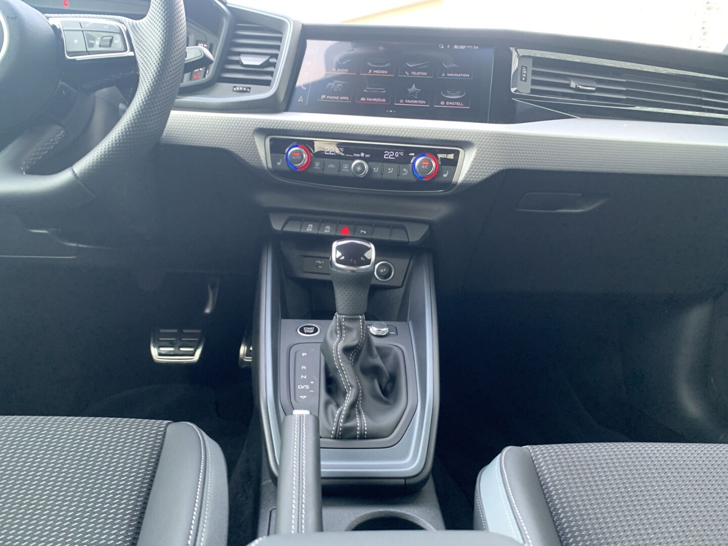 Bild über Audi A1 Sportback S line 35 TFSI S tronic - für weitere Informationen kontaktieren Sie den Audi Partner