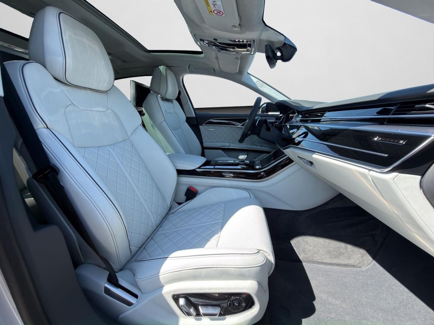Bild über Audi A8 L TFSI e 60 TFSI e quattro 340 kW tiptronic - für weitere Informationen kontaktieren Sie den Audi Partner