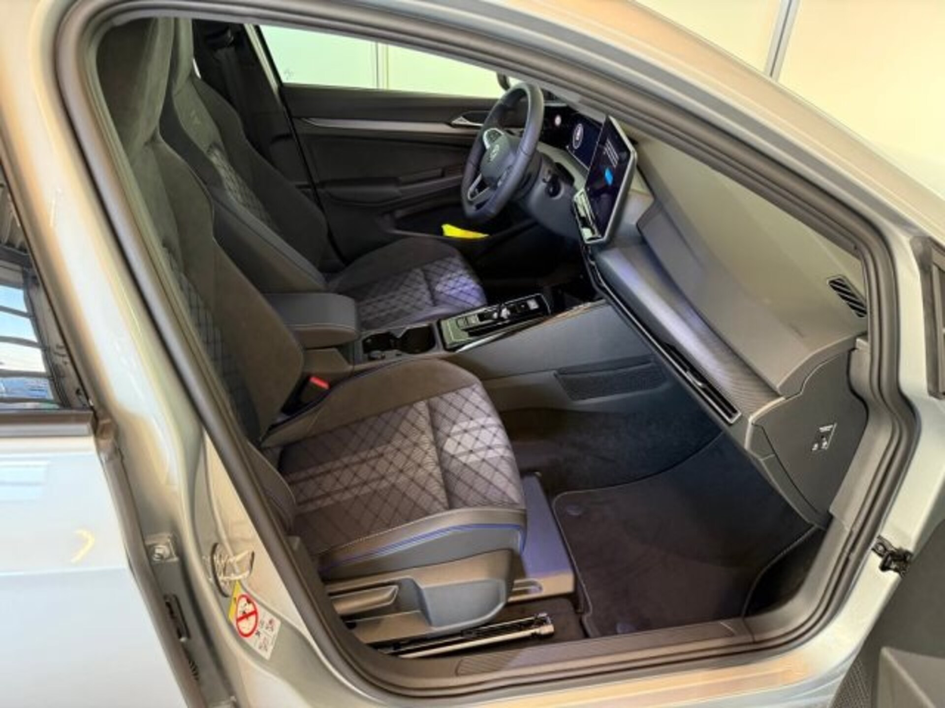 Volkswagen Golf R-Line