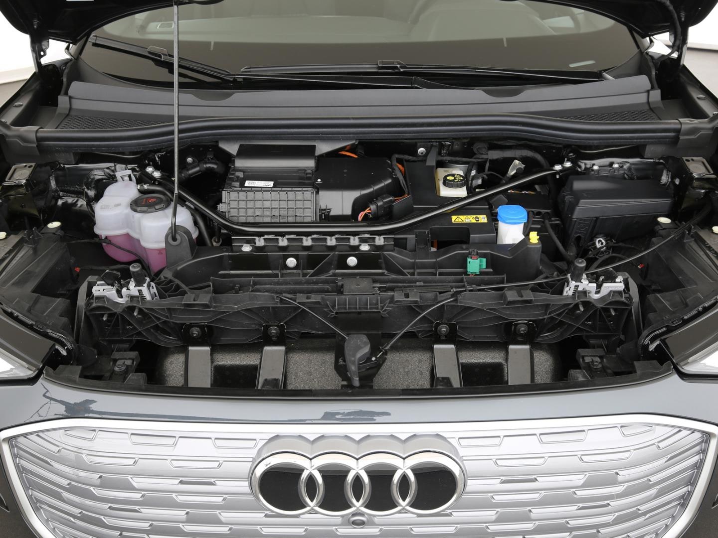 Bild über Audi Q4 e-tron 40 e-tron - für weitere Informationen kontaktieren Sie den Audi Partner