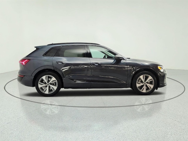 2024 Audi Q8 e-tron