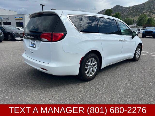 2022 Chrysler Voyager