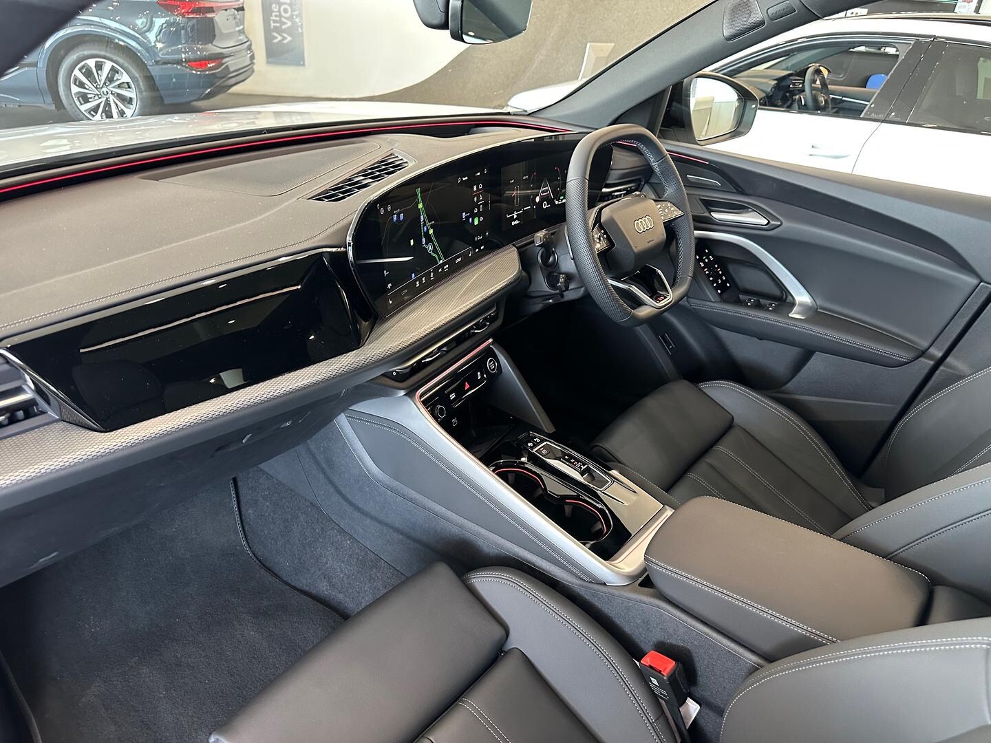 Image about Audi Q5 SUV TDI quattro 150 kW sport