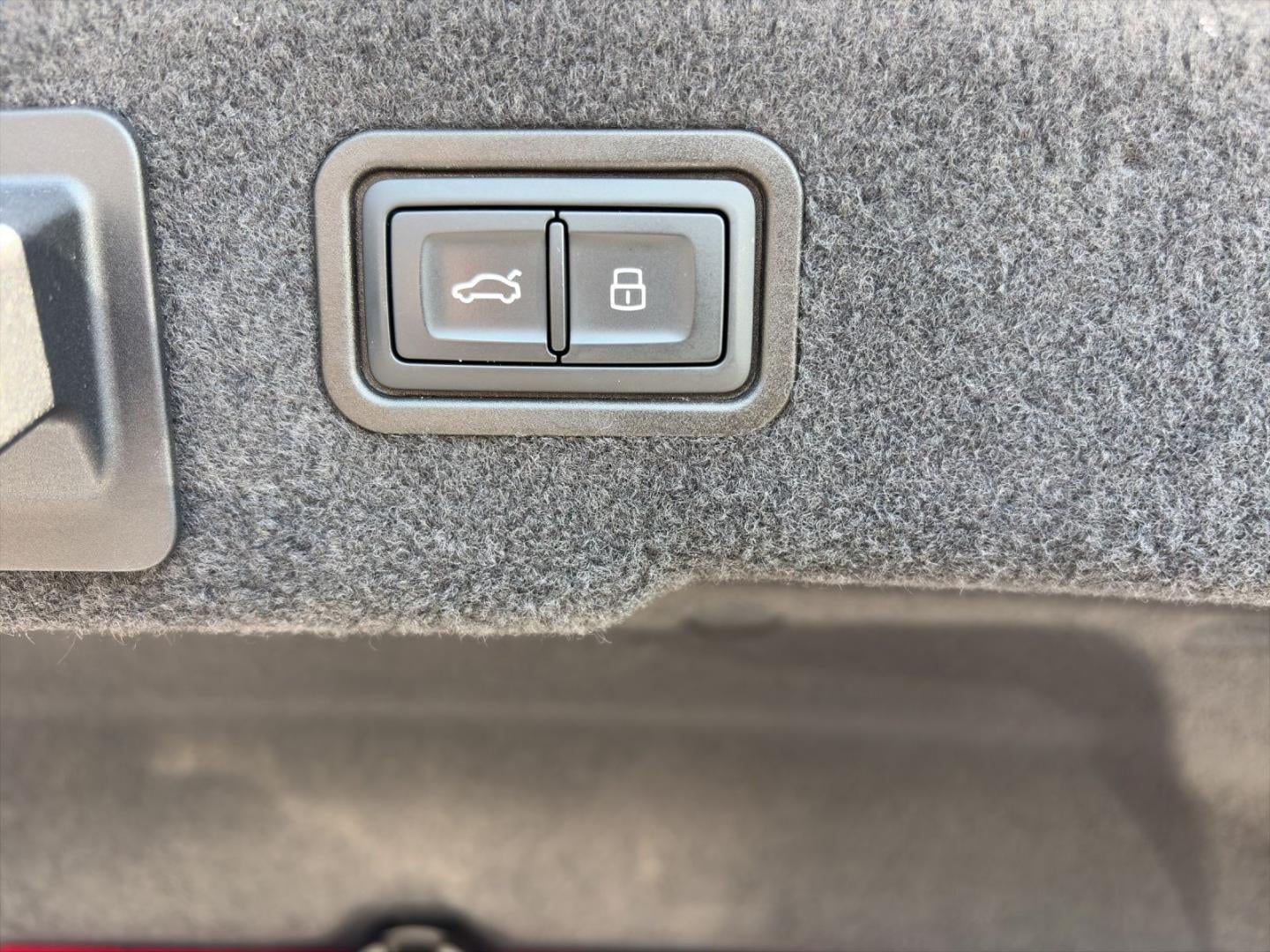 Bild über Audi A8 L TFSI e 60 TFSI e quattro 340 kW tiptronic - für weitere Informationen kontaktieren Sie den Audi Partner
