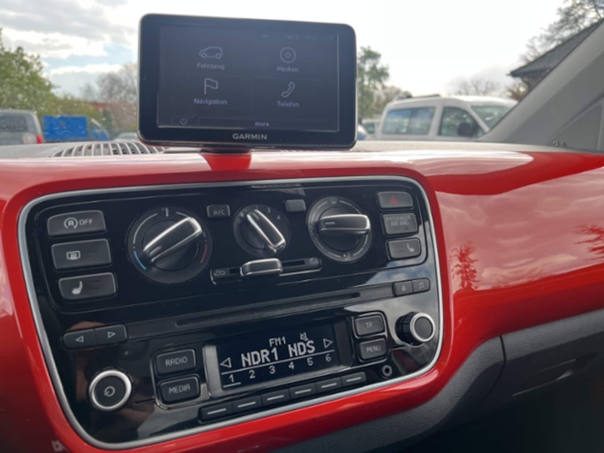 Volkswagen up! high up!