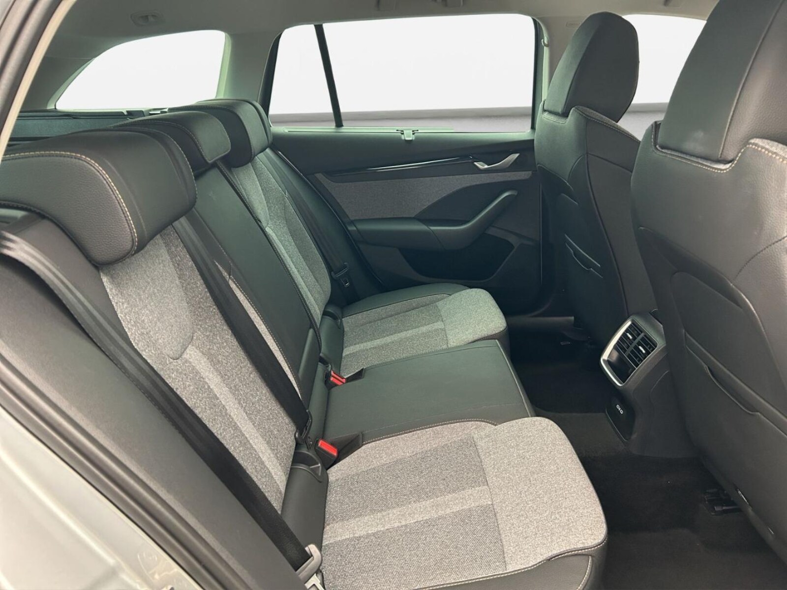 Škoda Octavia Combi – Bild 15