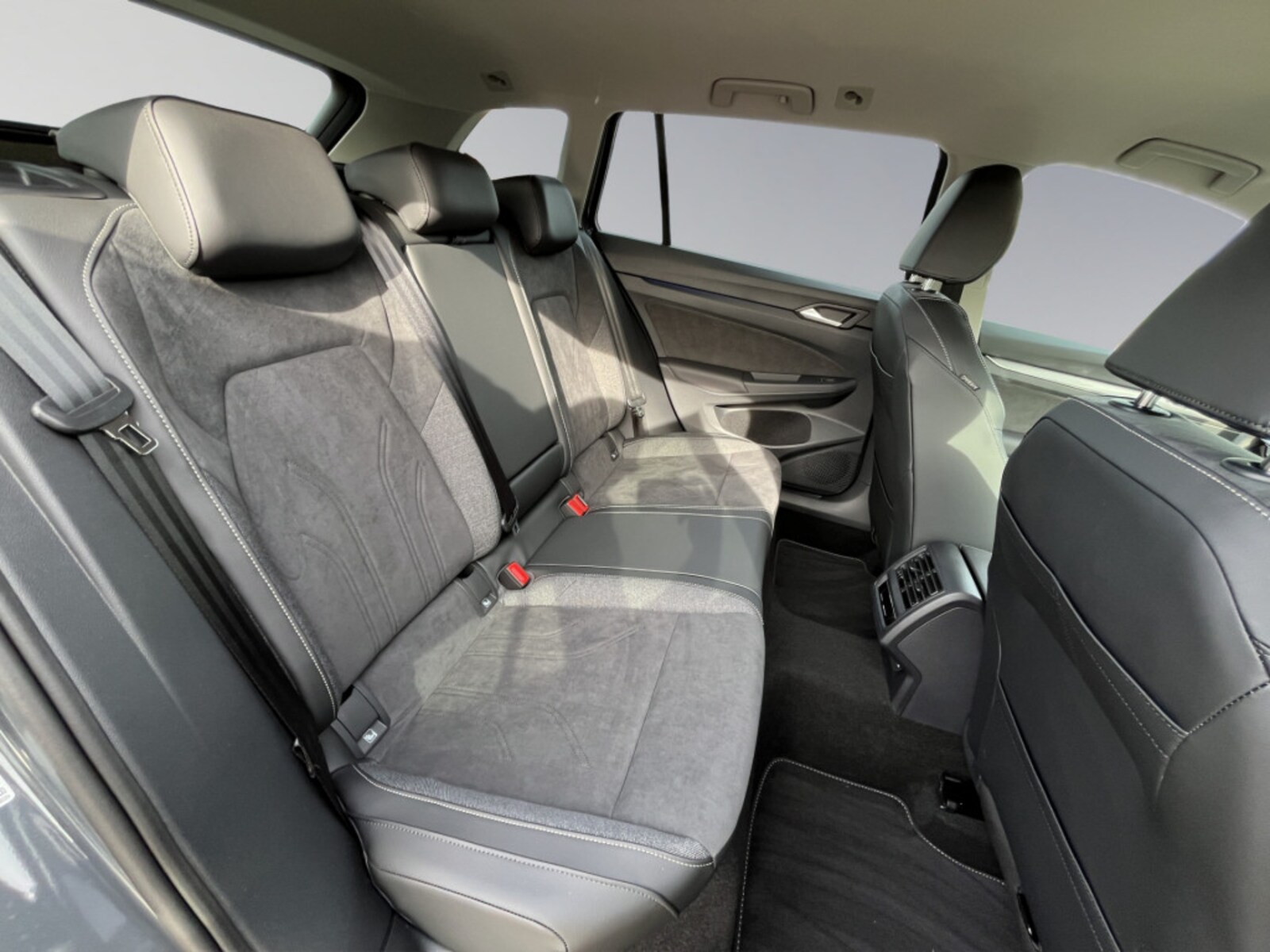Volkswagen Golf Variant – Bild 18