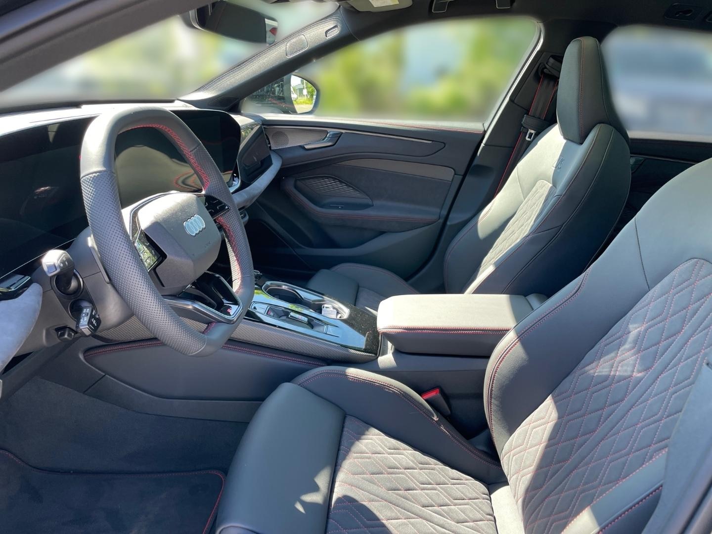 Bild über Audi A6 Avant TFSI quattro 270 kW S tronic - für weitere Informationen kontaktieren Sie den Audi Partner
