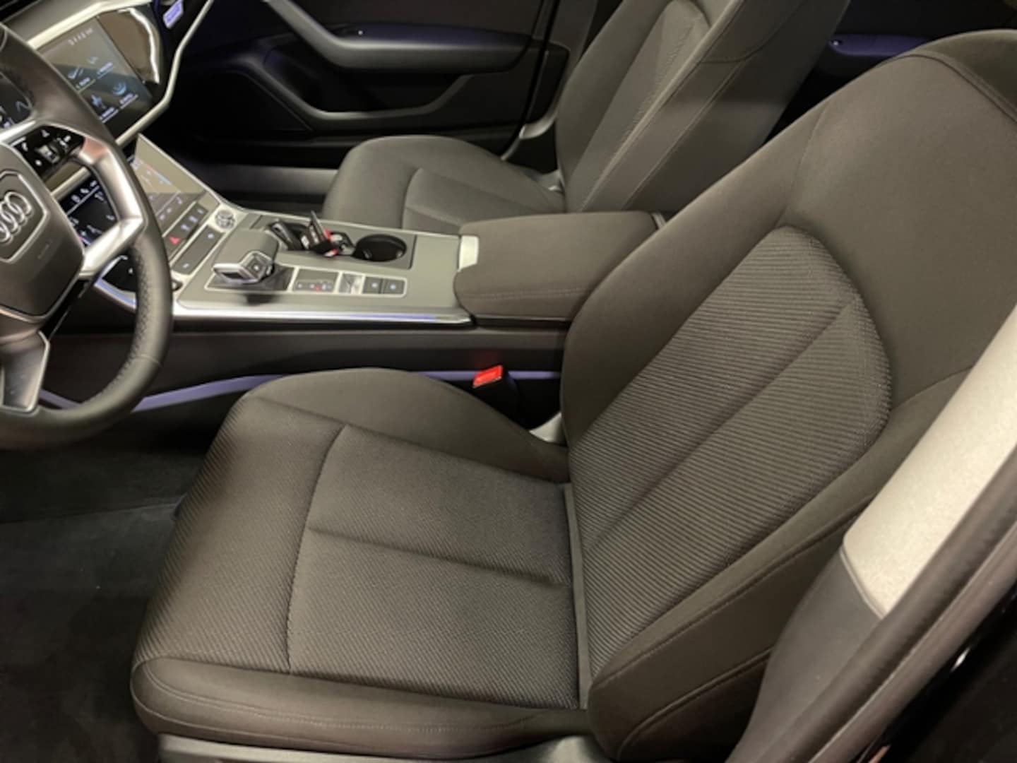 Bild über Audi A6 Avant S line 45 TDI quattro S tronic - für weitere Informationen kontaktieren Sie den Audi Partner