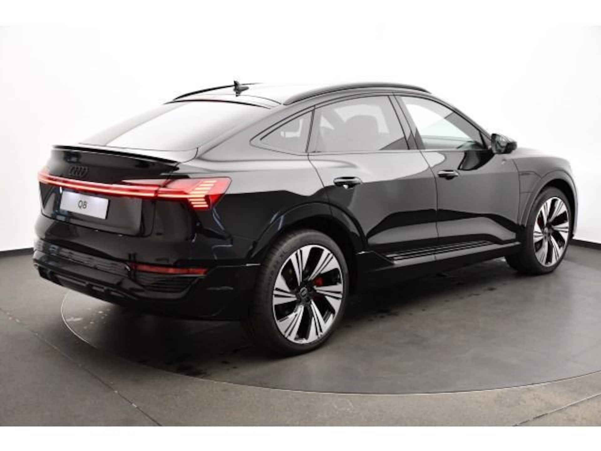 Audi Q8 Sportback e-tron S line