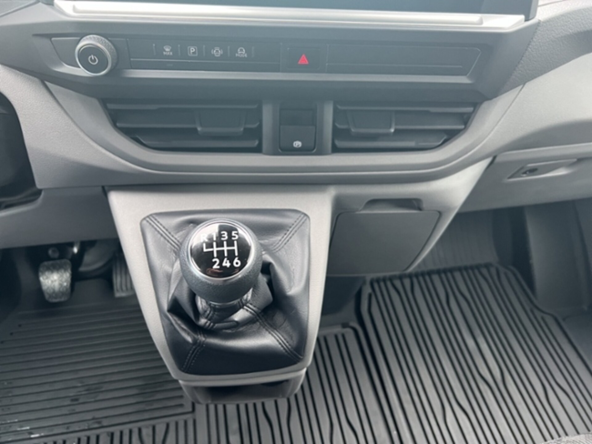 Volkswagen Transporter Kasten kurzer Radstand