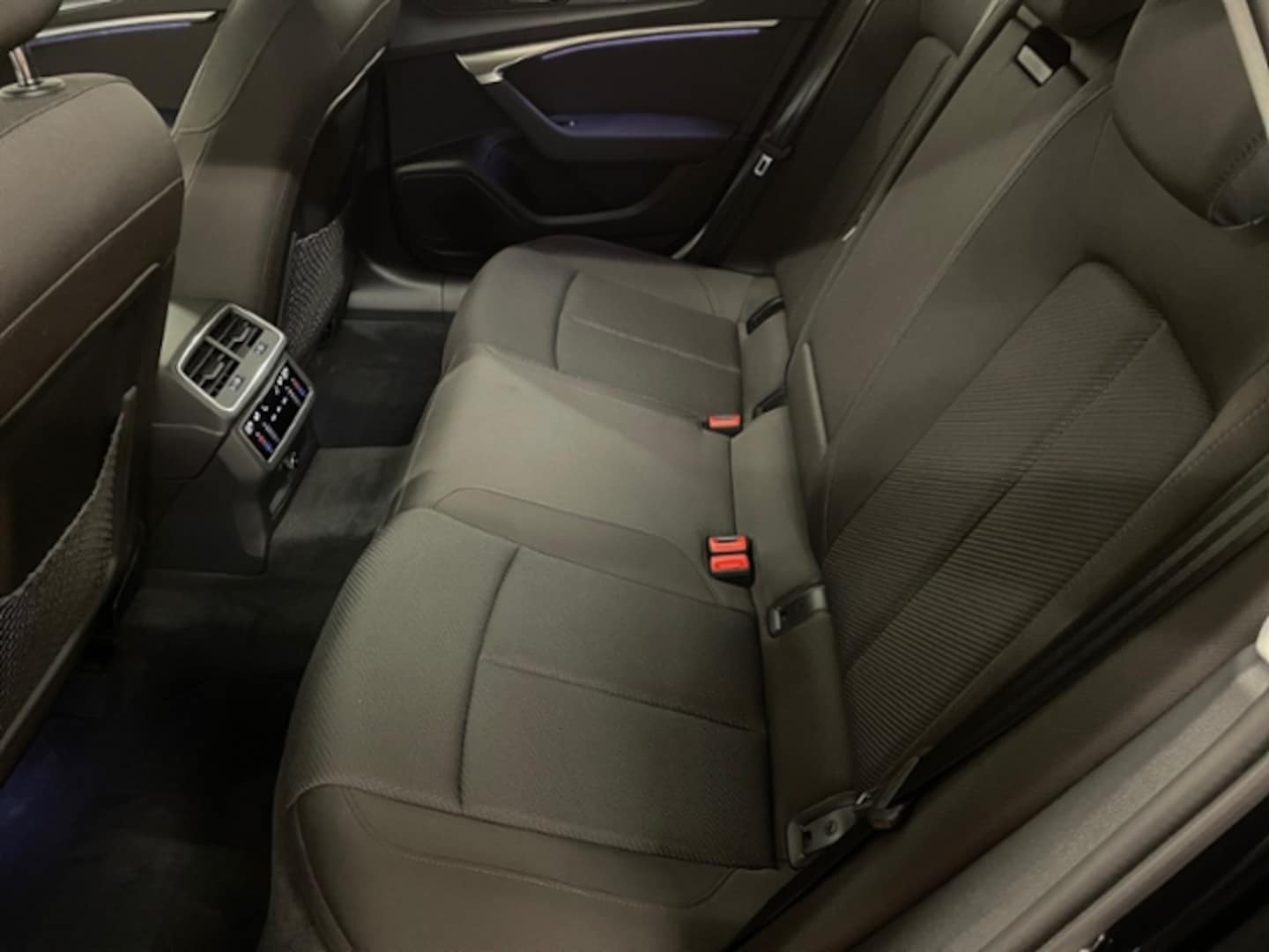 Bild über Audi A6 Avant S line 45 TDI quattro S tronic - für weitere Informationen kontaktieren Sie den Audi Partner