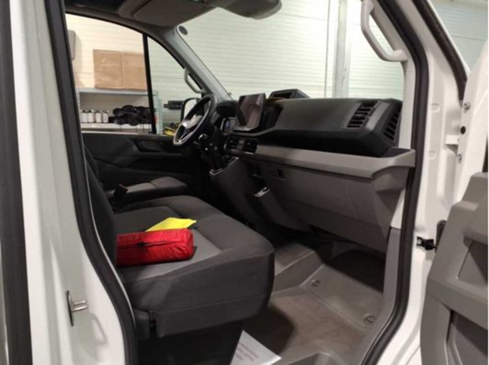 Volkswagen Crafter Kasten mittlerer Radstand – Bild 7