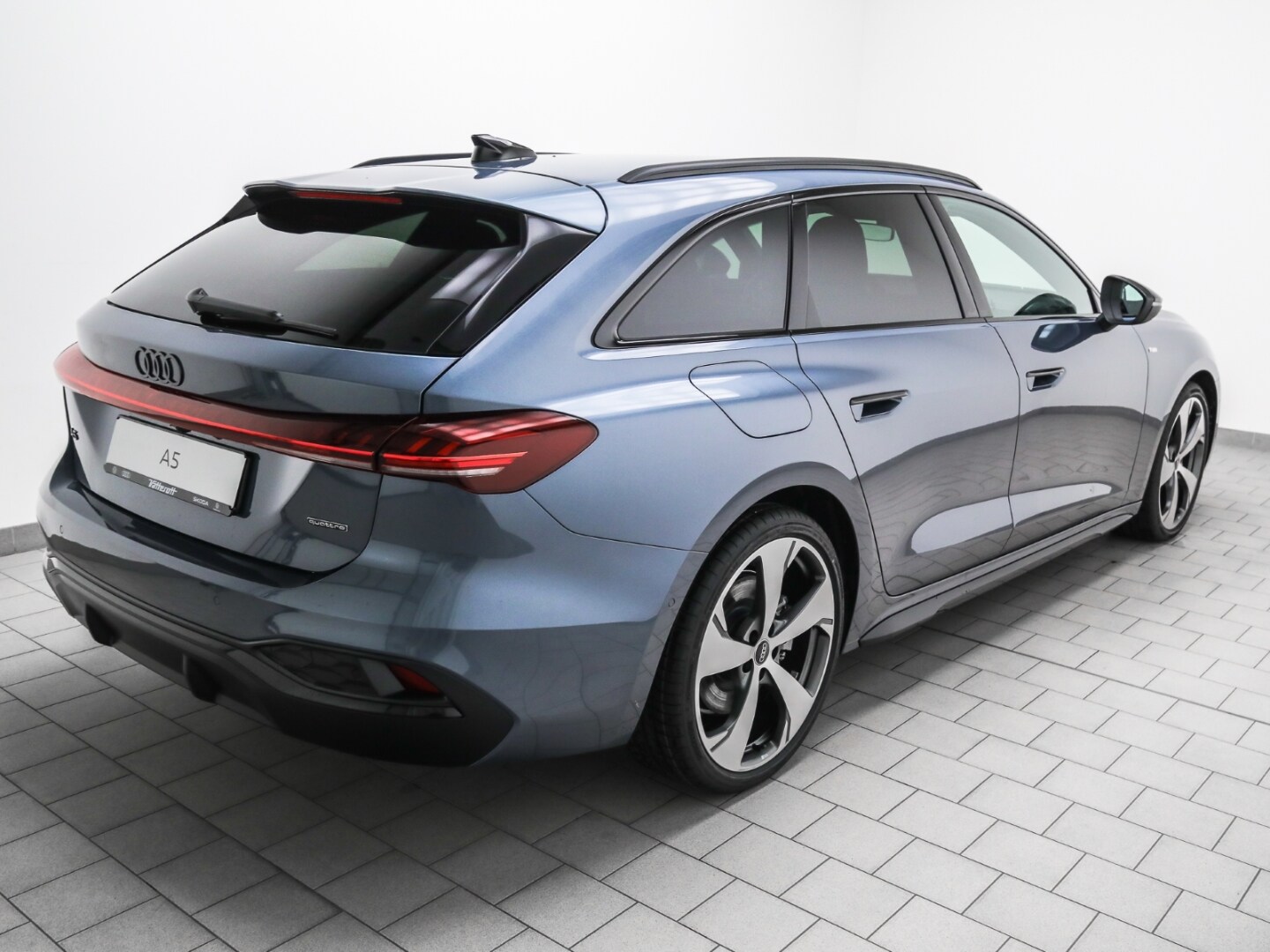 Bild über Audi A5 Avant TDI quattro 150 kW S tronic - für weitere Informationen kontaktieren Sie den Audi Partner