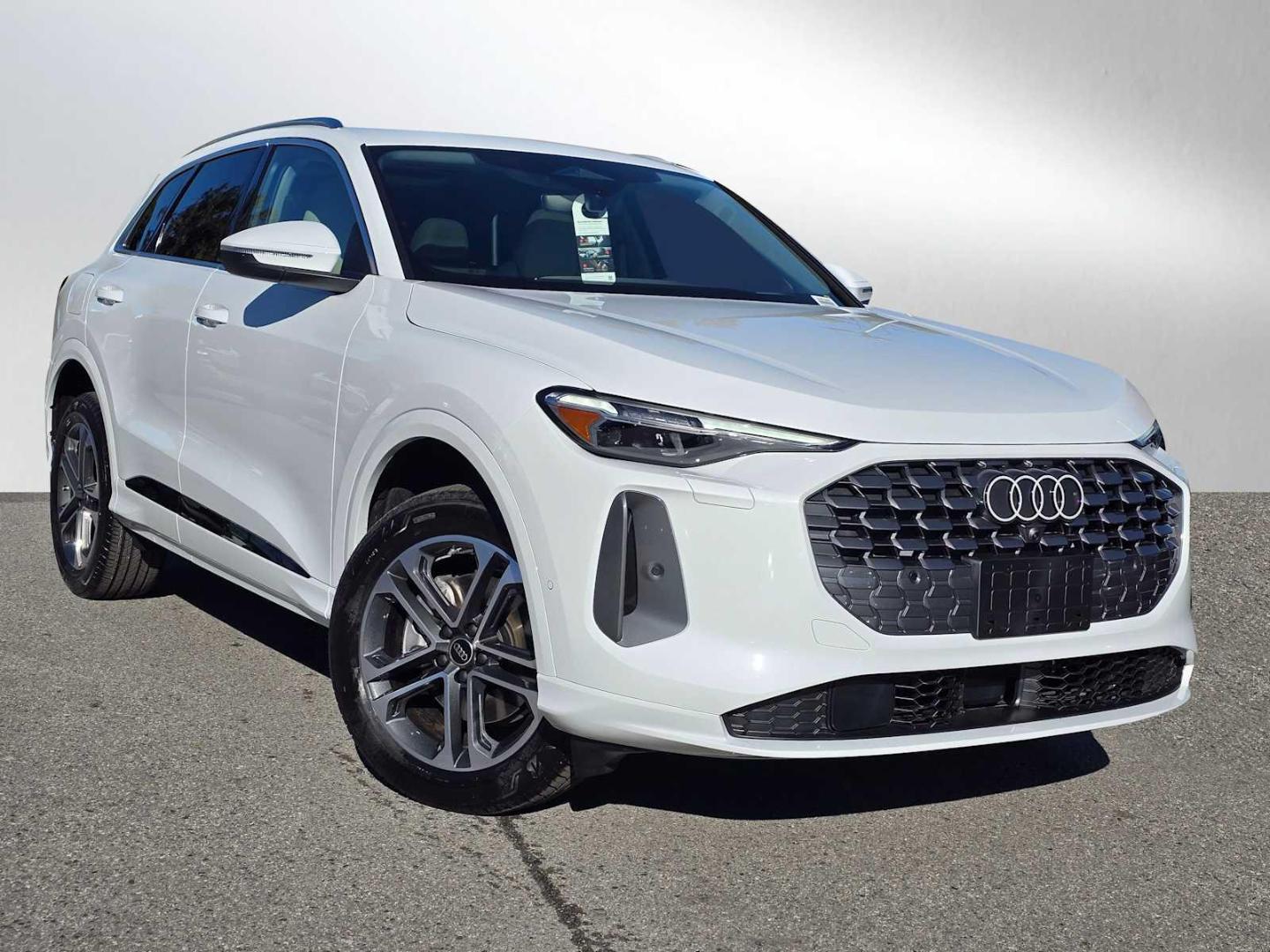 2025 Audi Q5 40 Premium Plus's photo