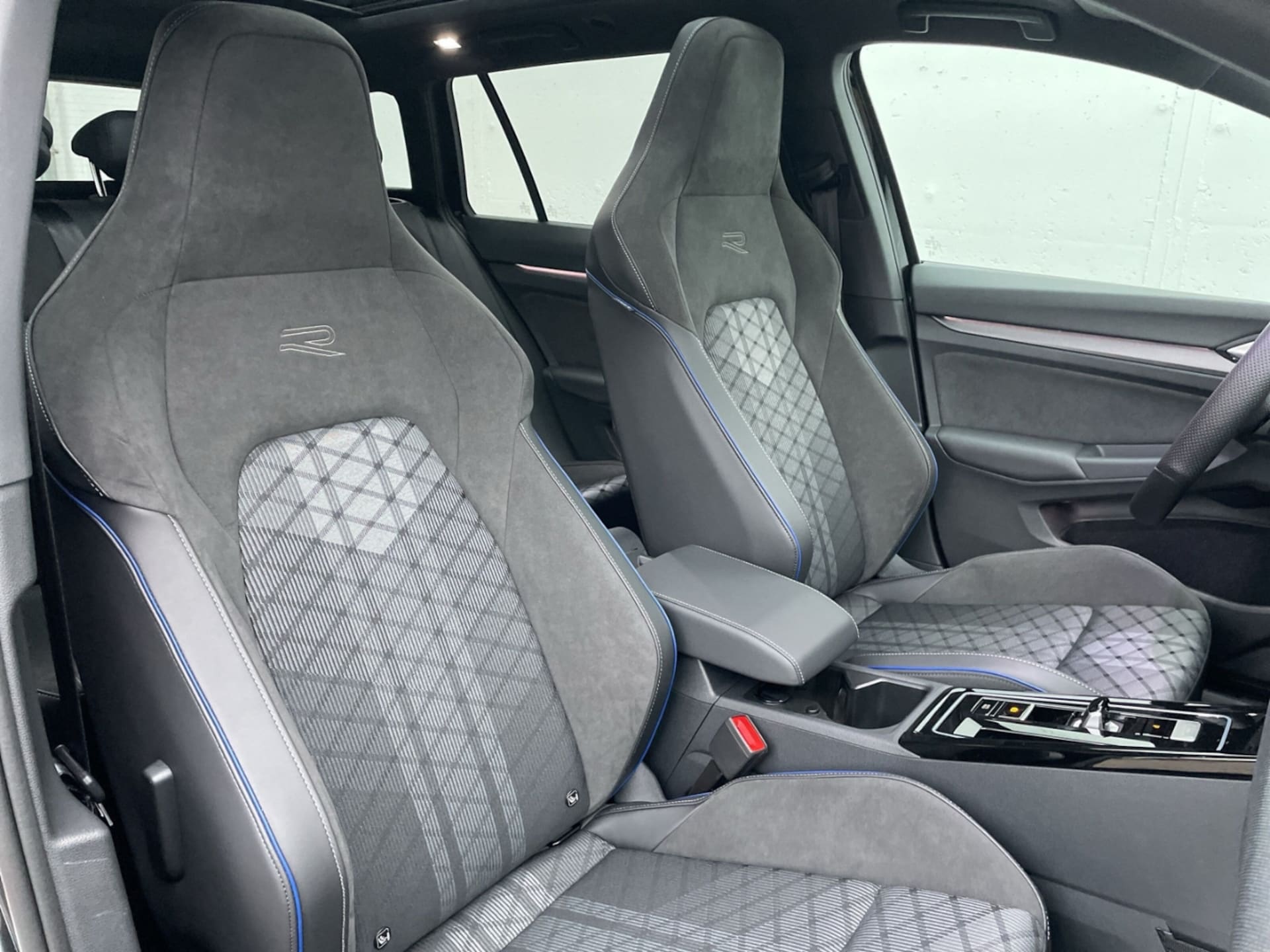Volkswagen Golf Variant R-Line