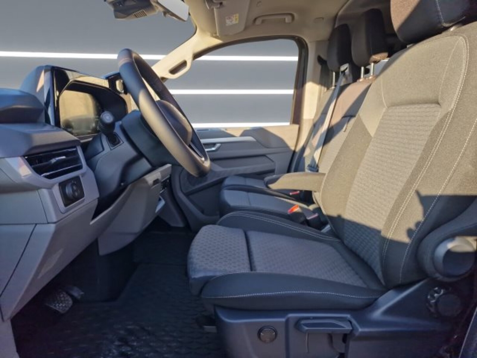 Volkswagen Caravelle langer Radstand – Bild 12