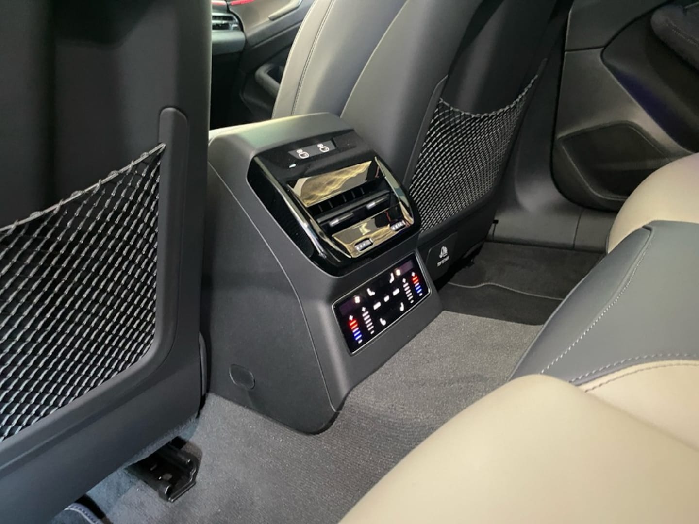 Bild über Audi A6 Avant TFSI quattro 270 kW S tronic - für weitere Informationen kontaktieren Sie den Audi Partner