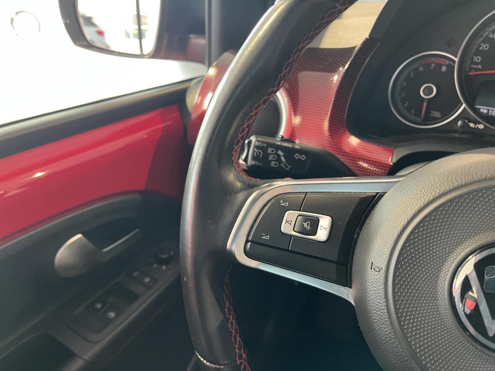 Volkswagen up! GTI