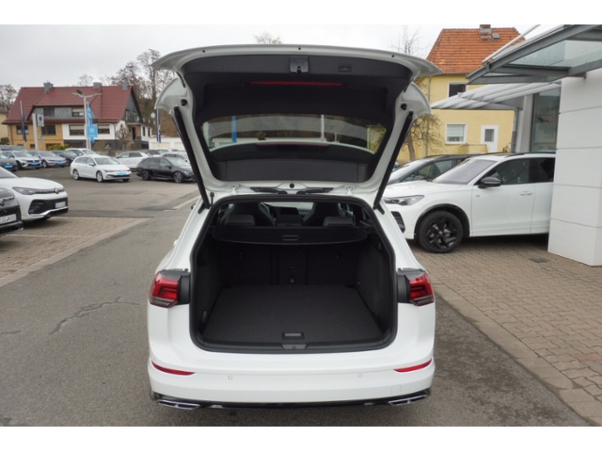 Volkswagen Golf Variant R-Line