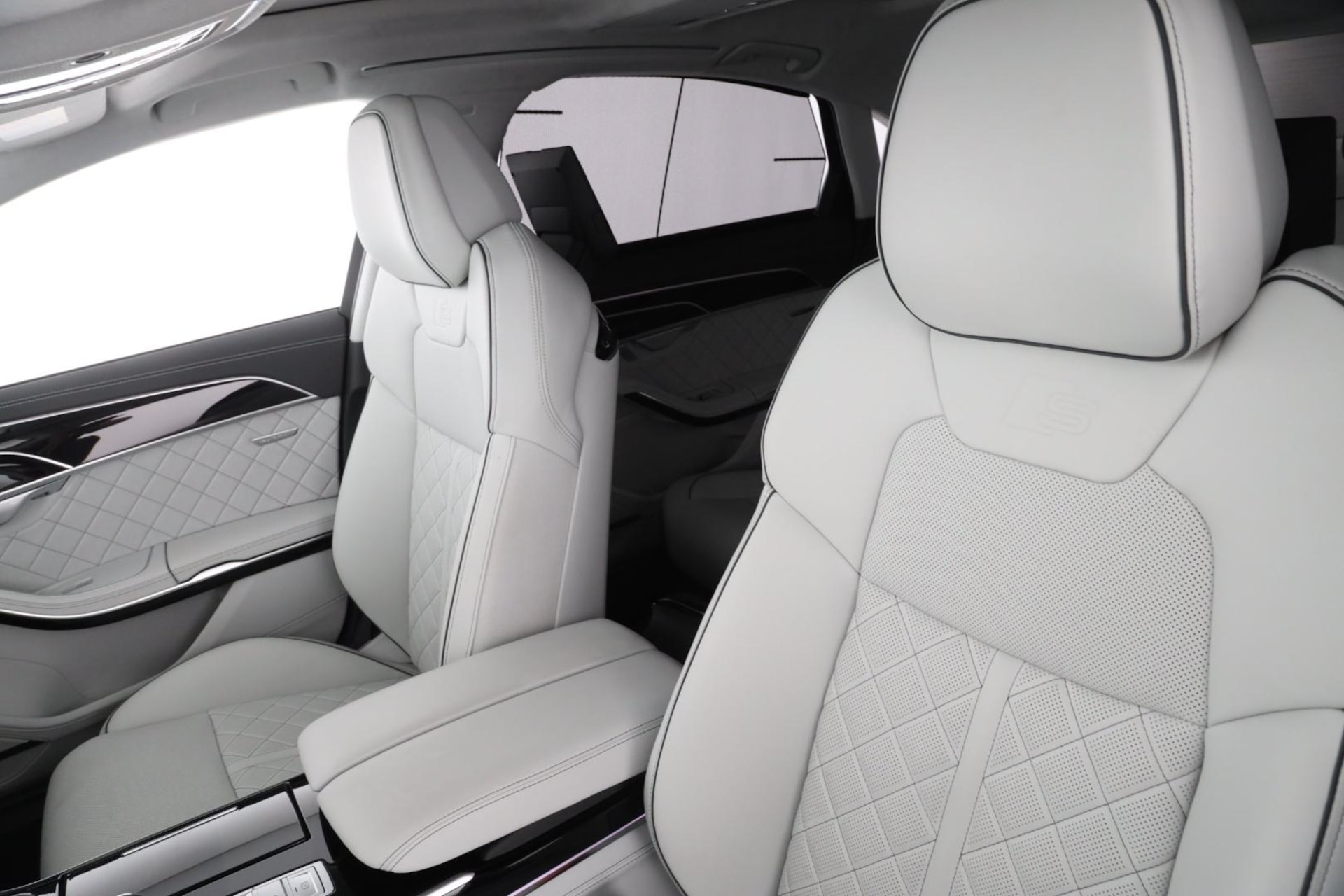 Audi A8 L TFSI e