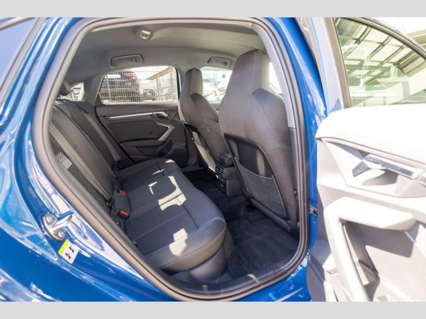 Bild über Audi A3 Limousine S line 35 TDI S tronic - für weitere Informationen kontaktieren Sie den Audi Partner