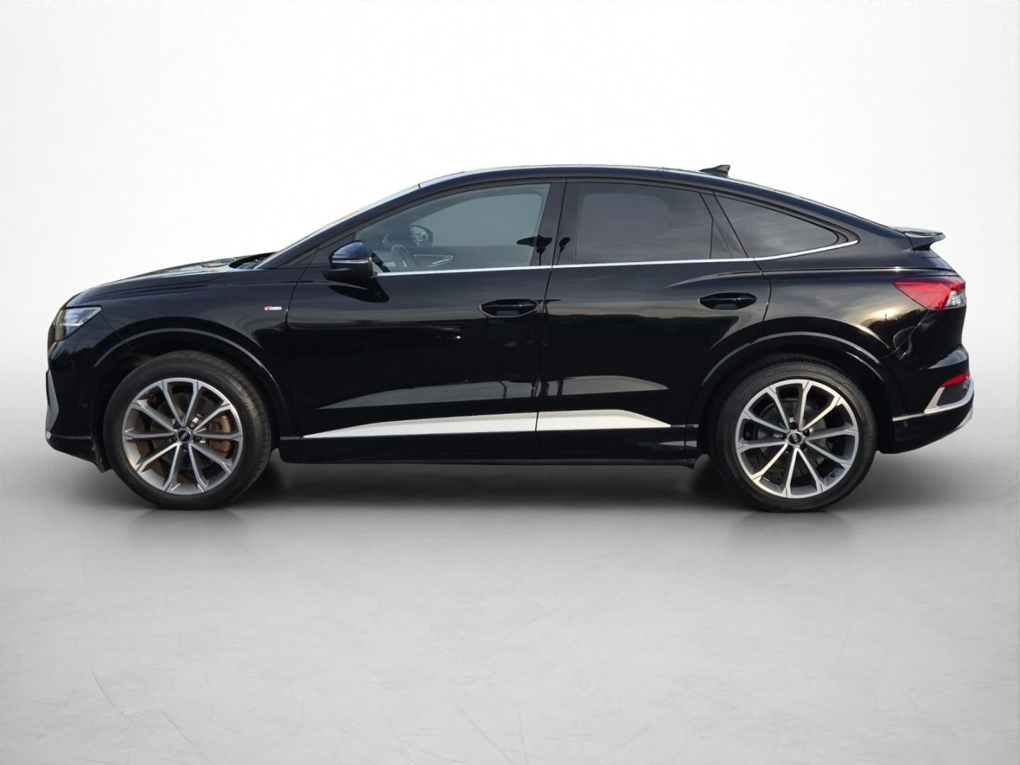 Bild über Audi Q4 Sportback e-tron 50 e-tron quattro - für weitere Informationen kontaktieren Sie den Audi Partner