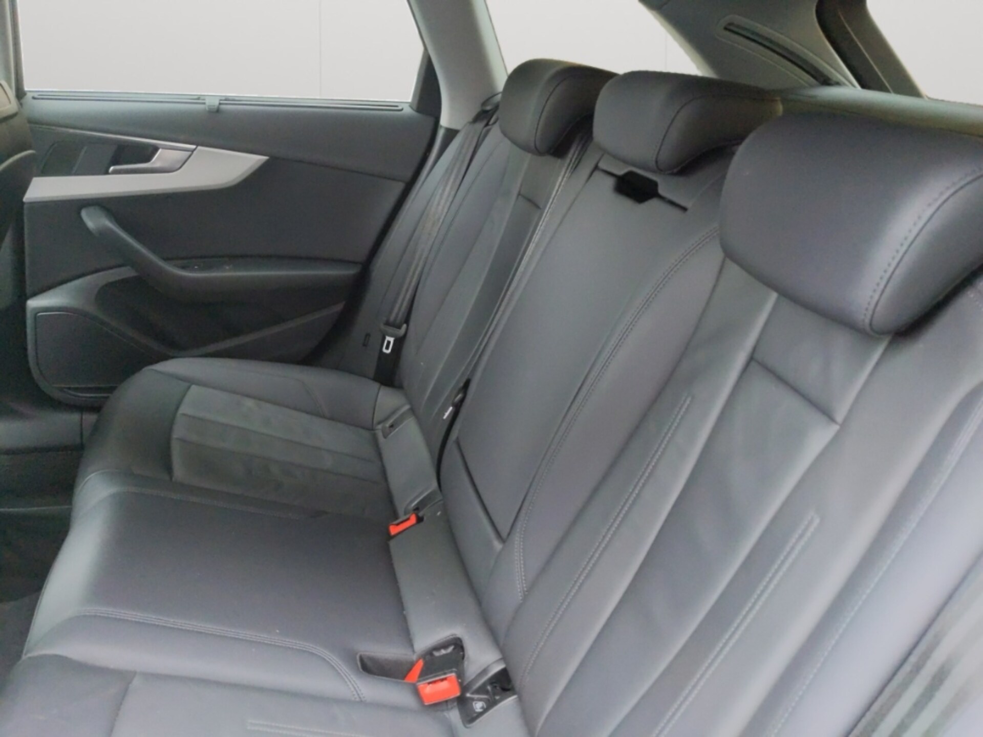 Audi A4 Avant S line