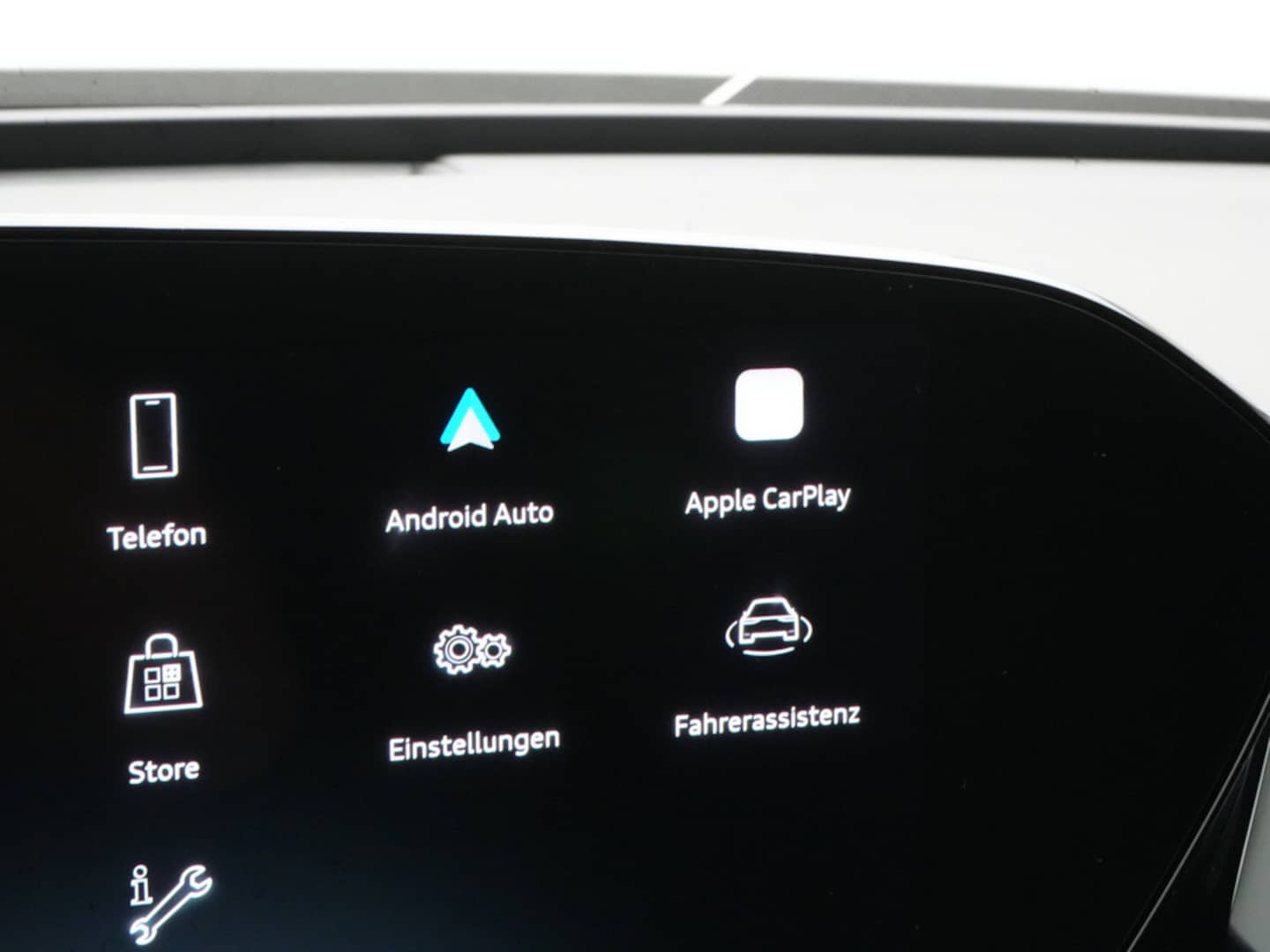 Bild über Audi A5 Avant e-hybrid e-hybrid quattro 220 kW S tronic - für weitere Informationen kontaktieren Sie den Audi Partner