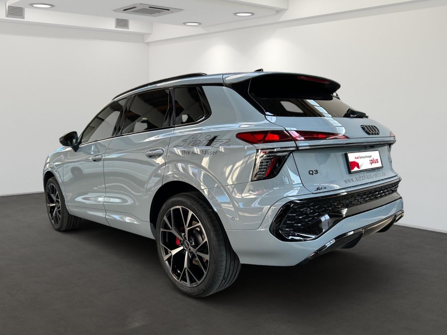 Bild über Audi Q3 SUV TFSI quattro 195 kW S tronic - für weitere Informationen kontaktieren Sie den Audi Partner