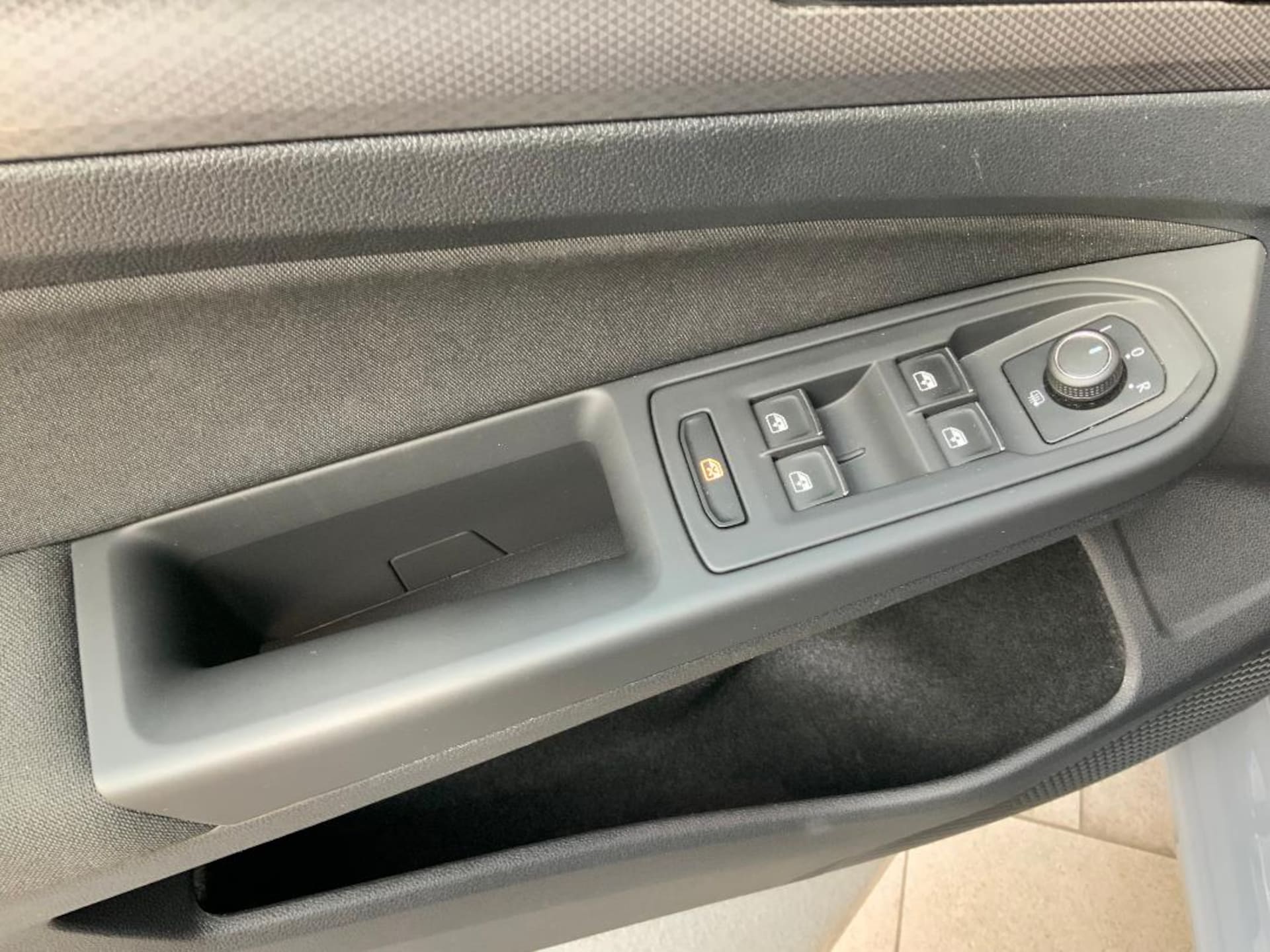 Volkswagen Golf Active