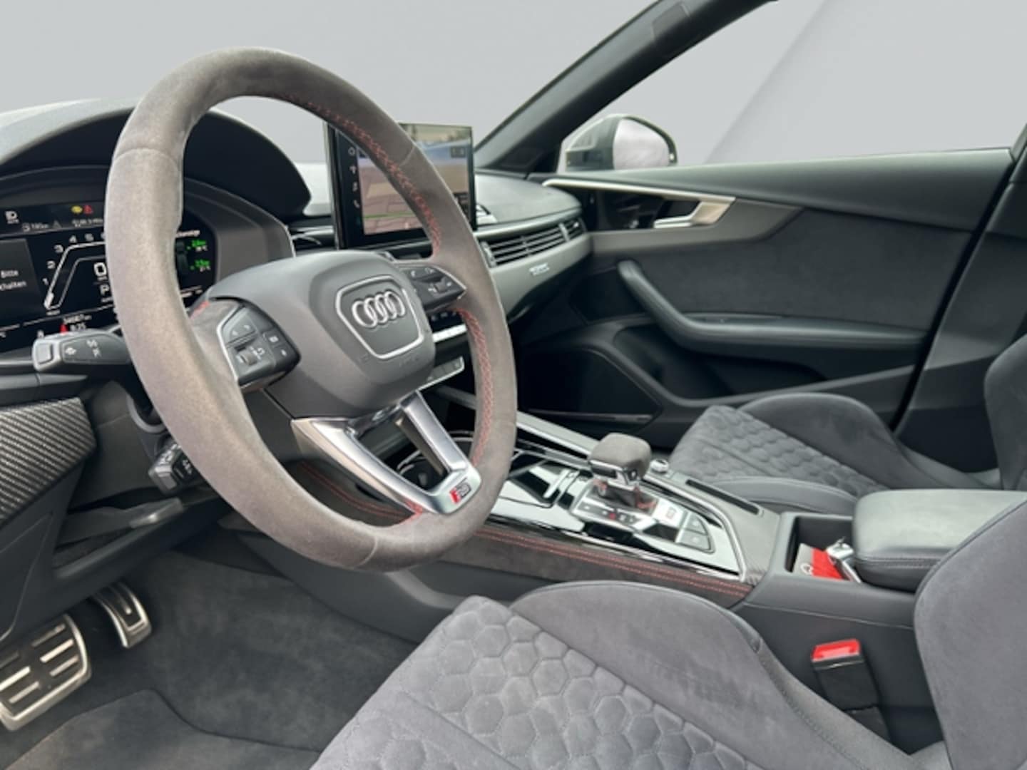 Bild über Audi RS 4 Avant TFSI quattro tiptronic - für weitere Informationen kontaktieren Sie den Audi Partner
