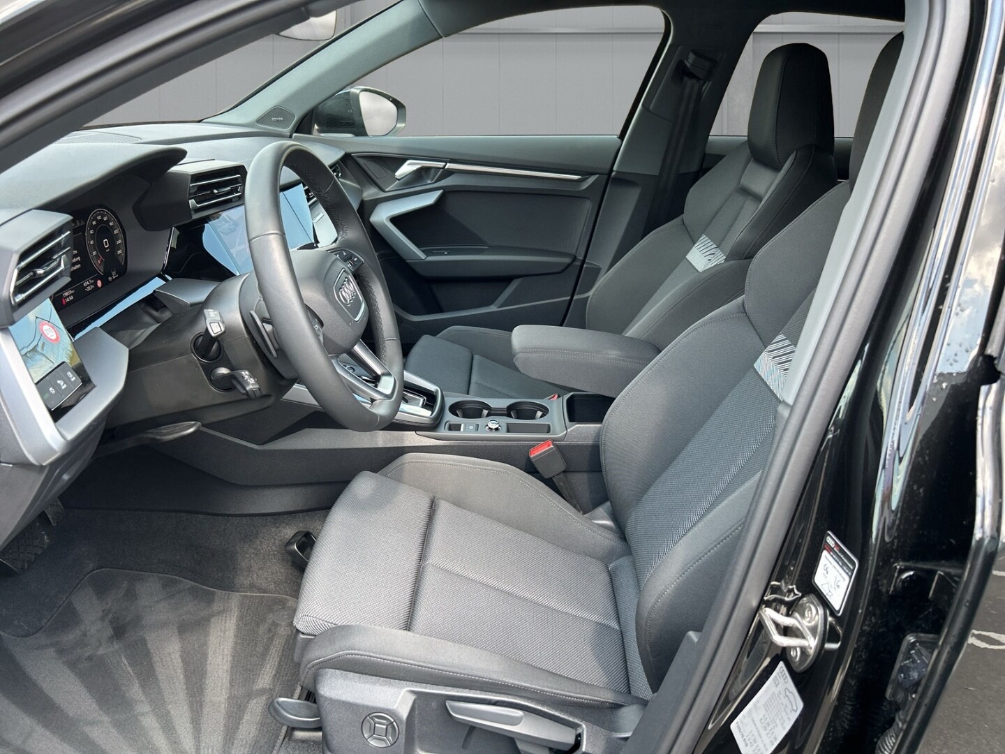 Bild über Audi A3 Sportback S line 35 TFSI S tronic - für weitere Informationen kontaktieren Sie den Audi Partner