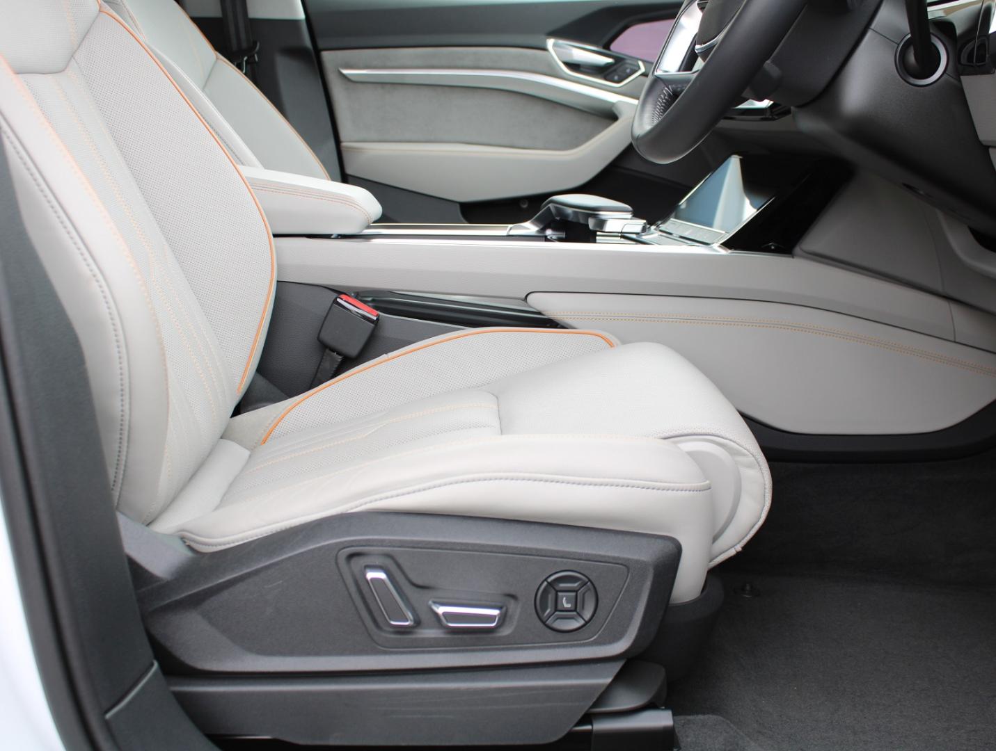 Image about Audi e-tron 50 quattro Advanced 230,00 kW