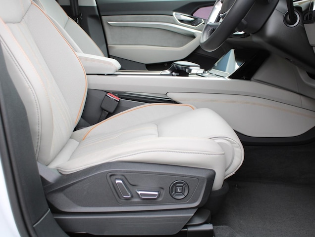 Audi e-tron 50 quattro Advanced 230,00 kW for more details contact your dealer